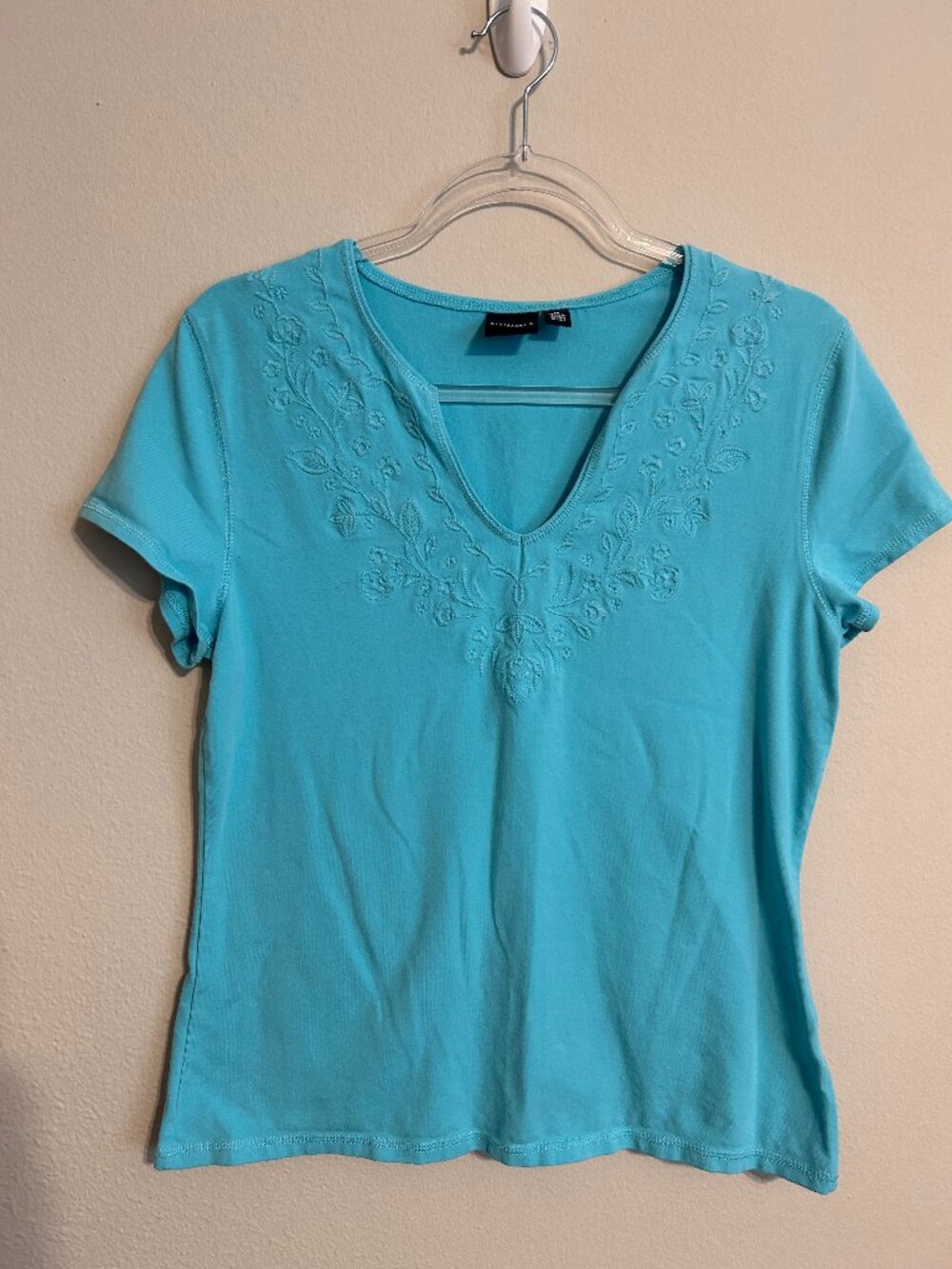 Sonoma Life + Style Blue Embroidered V‑Neck Tee Cotton Spandex M